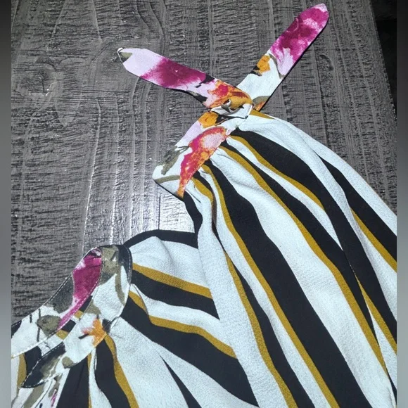 Fig and Flower Multicolor Floral Blouse - Picture 5 of 9